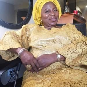 Meet your Posher, Lola